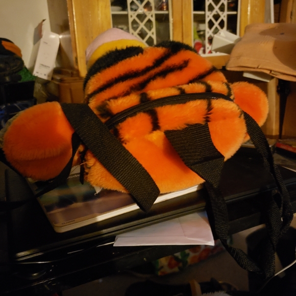 Tigger plush backpack. - Picture 2 of 5